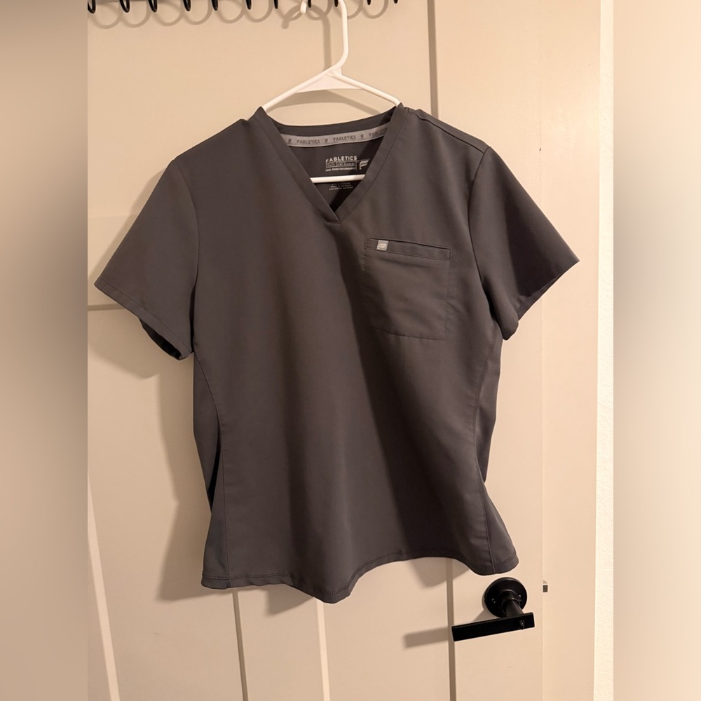 Fabletics Women's Gray V-Neck Scrub Top